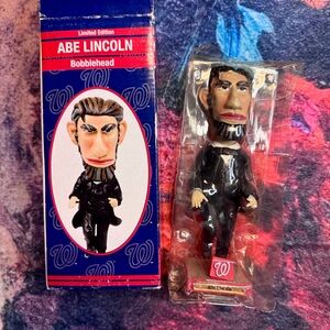 💛 RARE Washington Nationals 2007 Abe Lincoln RACING PRESIDENT SGA Bobblehead